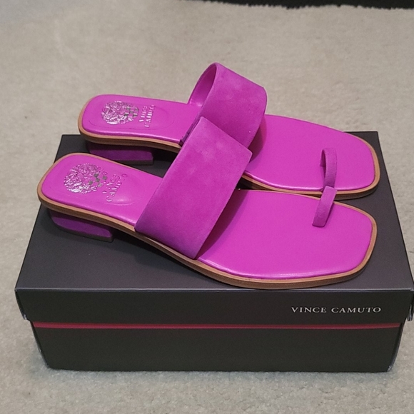 VINCE CAMUTO LOOP HEELED SANDALS FUSHIA - Picture 11 of 12